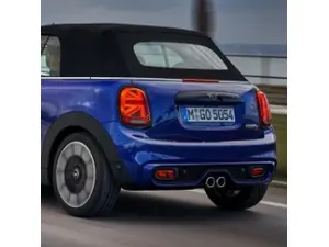 Очисник мʼякого даху кабріолету